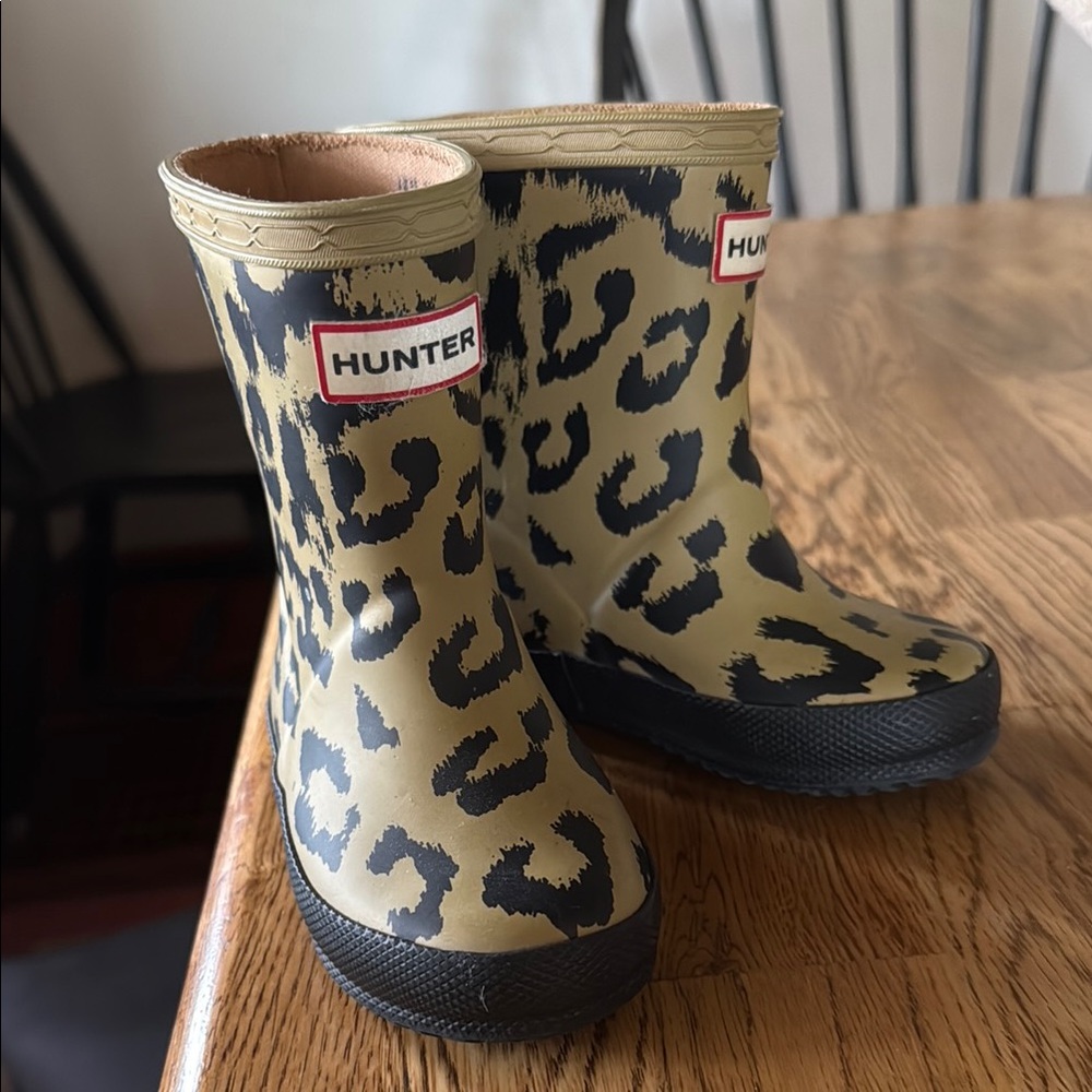 Hunter Black and Tan Rain Boots Leopard Print UK toddler size 4 US size 6